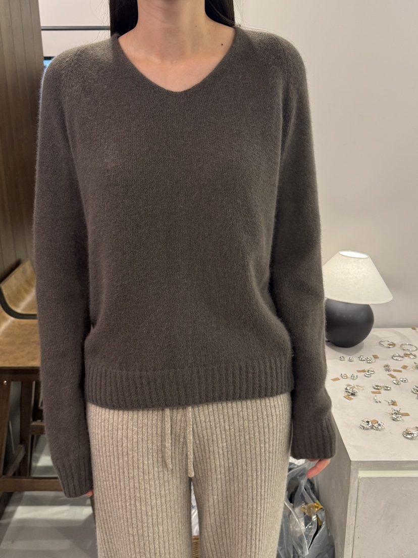 LEGACY韓國代購㊣女裝新品熱賣人氣時尚休閑25秋冬針織衫V領浣熊LEGACY針織衫圖色3