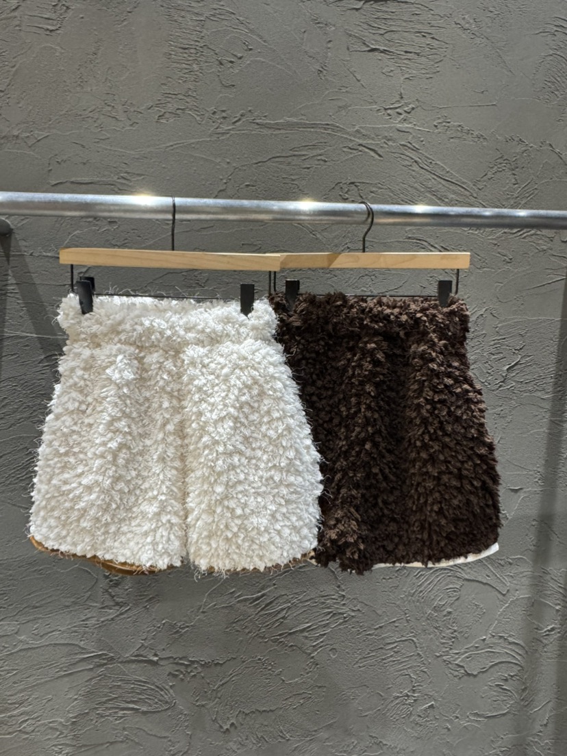 BLACK RIBBON-A韓國直郵㊣女士新款時尚推薦熱賣25秋冬短褲BLACK RIBBON-A短褲