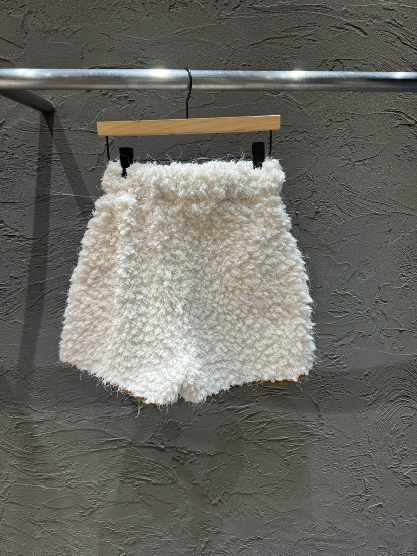 BLACK RIBBON-A韓國直郵㊣女士新款時尚推薦熱賣25秋冬短褲BLACK RIBBON-A短褲