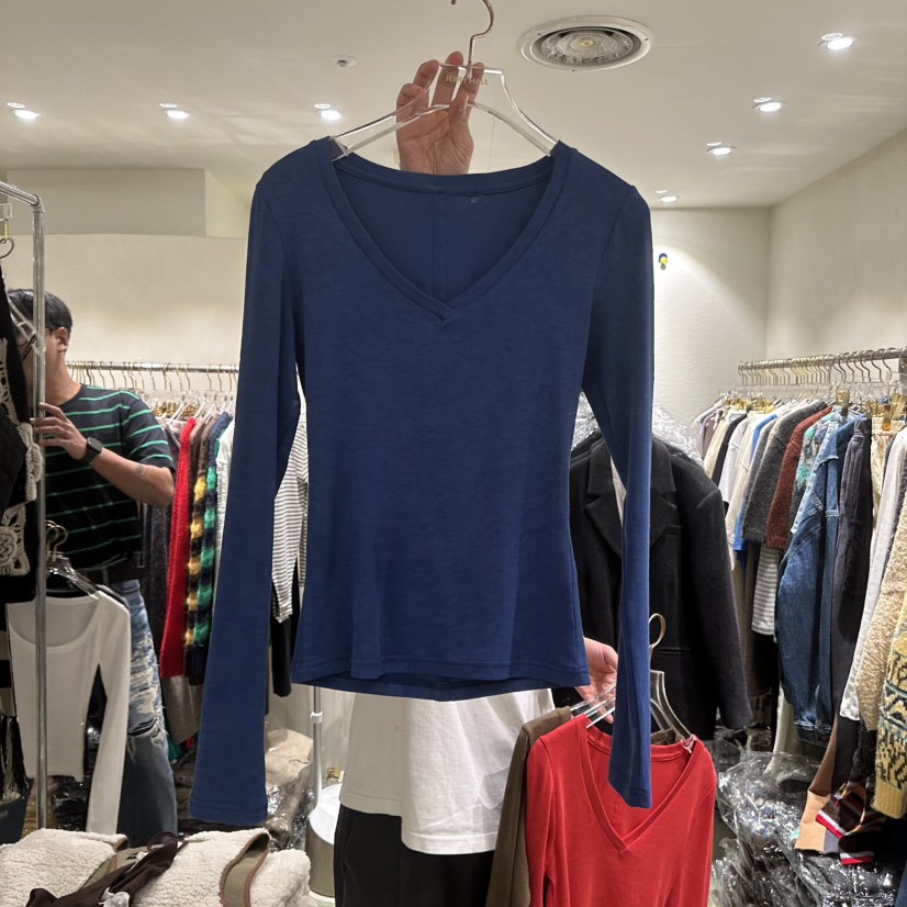 JERRY HALL-P東大門㊣代購女裝新品人氣時尚25秋冬長袖T恤V領JERRY HALL長袖T恤圖色3