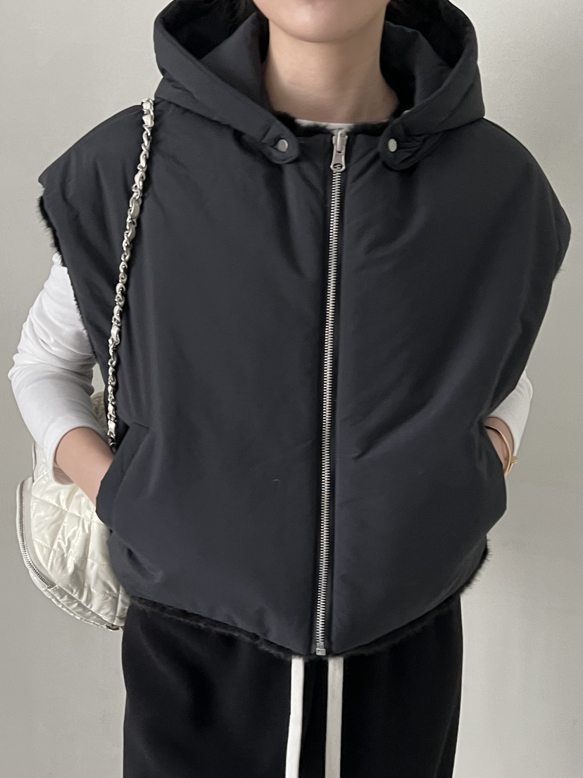 DEMAR東大門㊣直郵女士新款人氣馬甲不含內搭兩面穿皮草連帽DEMAR馬甲