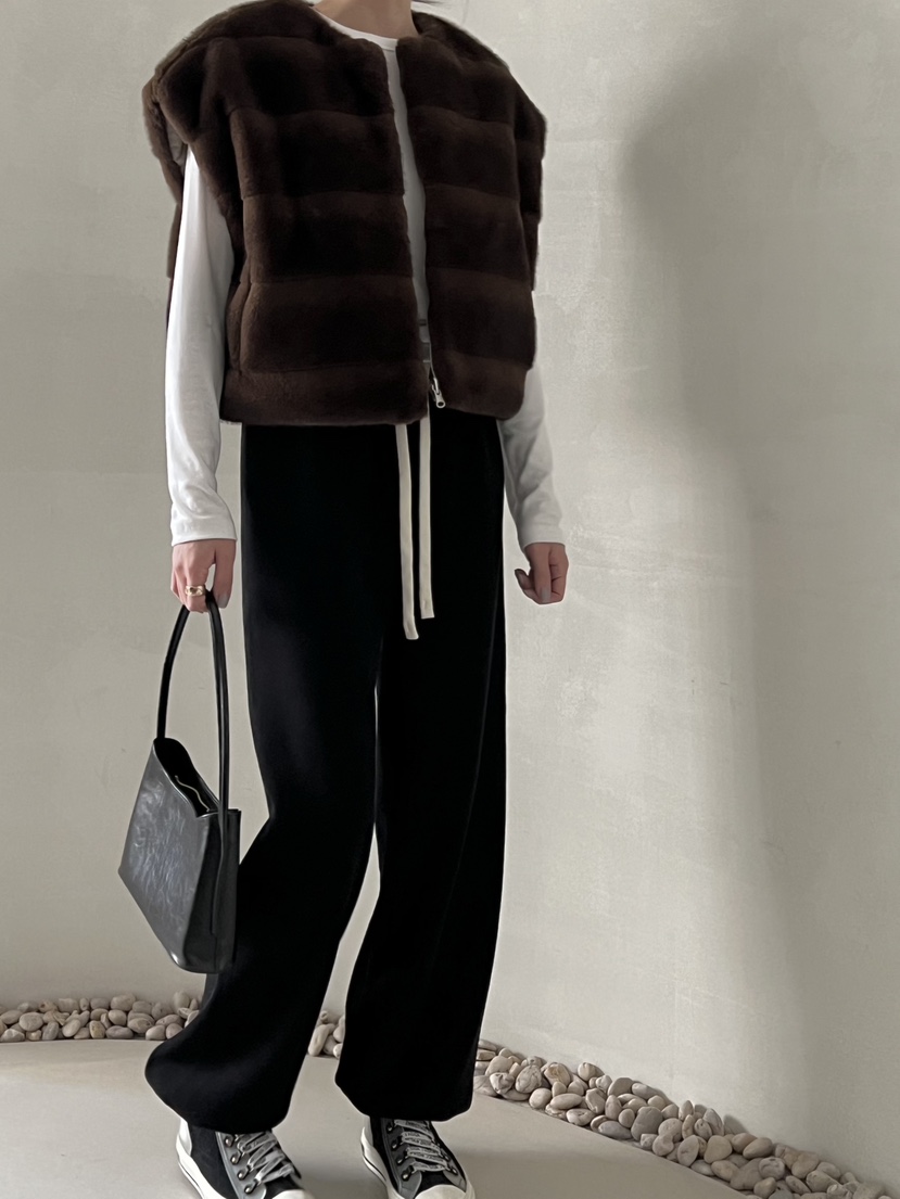 DEMAR東大門㊣直郵女士新款人氣馬甲不含內搭兩面穿皮草連帽DEMAR馬甲