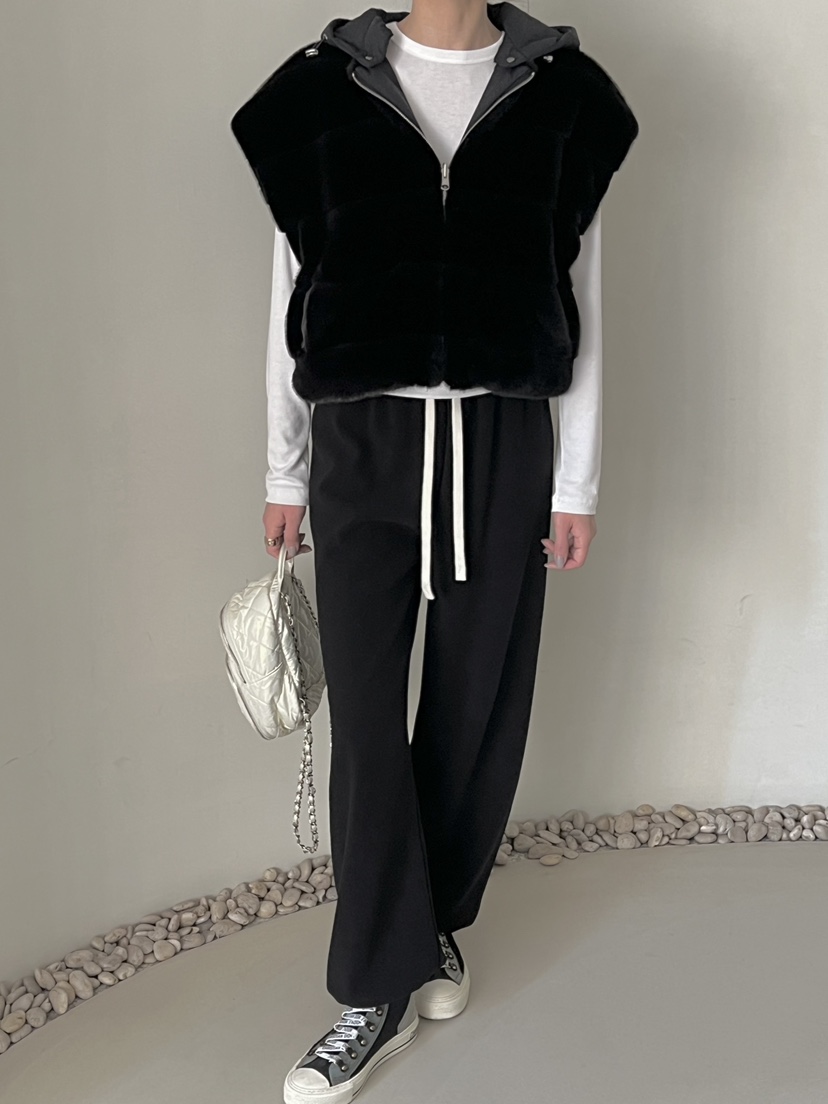 DEMAR東大門㊣直郵女士新款人氣馬甲不含內搭兩面穿皮草連帽DEMAR馬甲