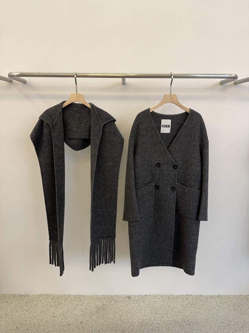 FORM東大門㊣代購女士新品職業人氣25秋冬套裝含圍巾兩件套連帽FORM套裝圖色1灰色