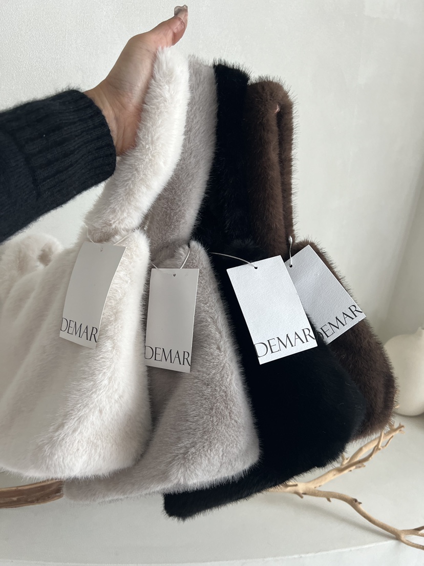 DEMAR東大門㊣直郵女裝新品推薦熱賣25秋冬手拿包腋下包毛皮DEMAR手拿包/腋下包