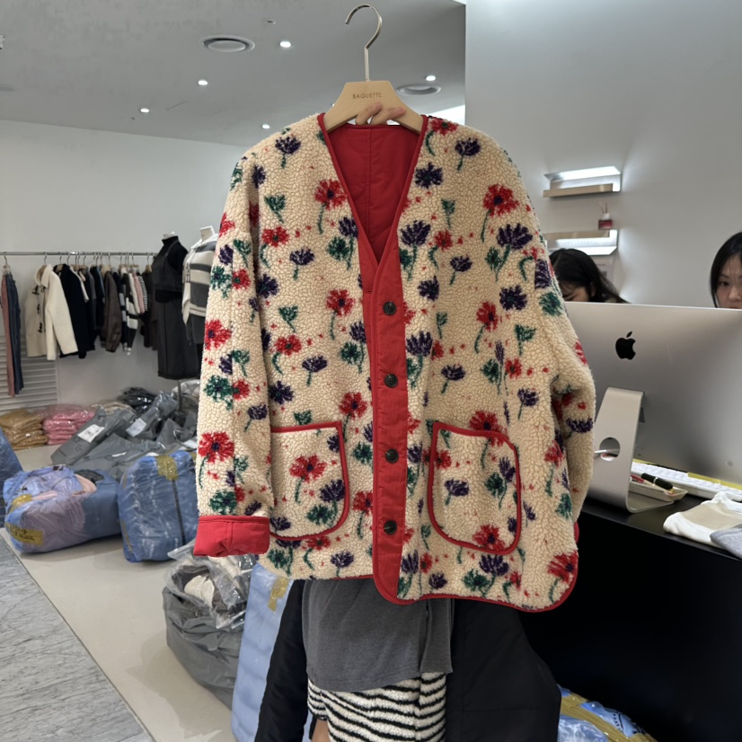 BAGUETTE-P韓國代購㊣女裝新品推薦時尚熱賣人氣夾克里外穿BAGUETTE-P夾克圖色2