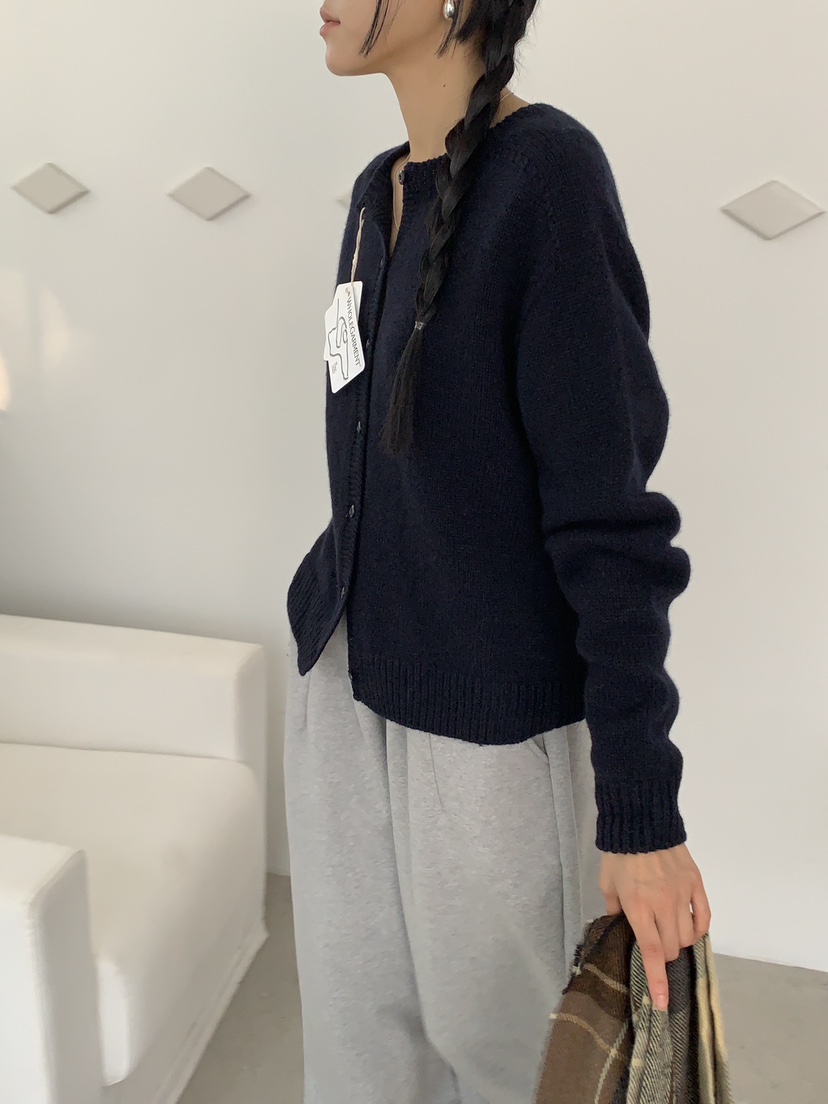 MILUI東大門㊣實拍女裝新品職業25秋冬人氣熱賣真品時尚針織衫MILUI針織衫