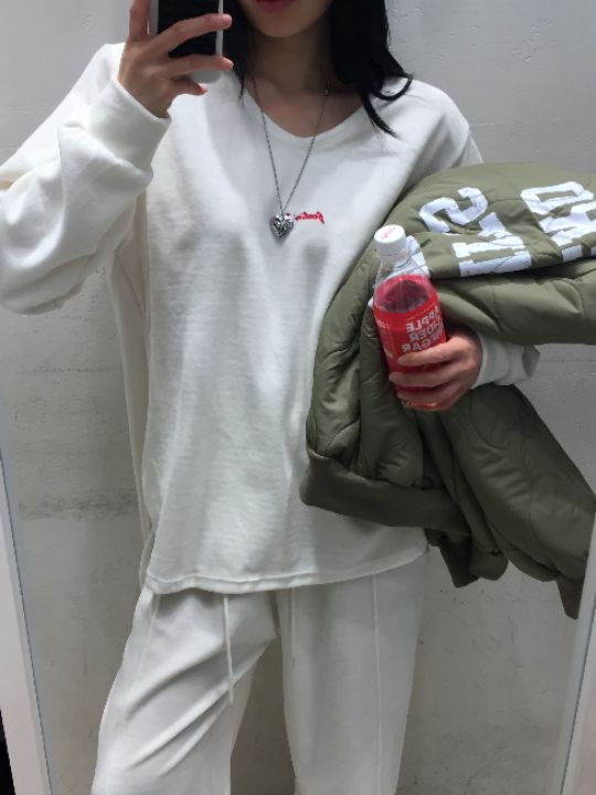 mars東大門㊣直郵女士新款熱賣時尚推薦真品長袖T恤刺繡絲絨mars長袖T恤