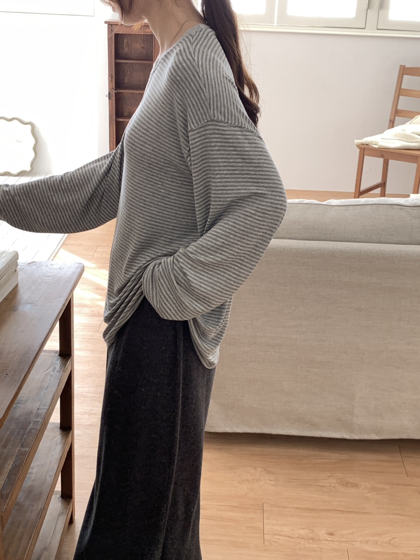 PLANTS ON GRAY東大門㊣直郵女士新款25秋冬推薦職業長袖T恤PLANTS ON GRAY長袖T恤