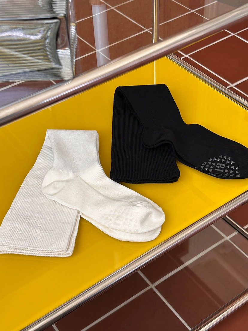 MU:TI韓國代購㊣女裝新款人氣25秋冬休閑推薦真品熱賣職業襪子MU:TI襪子