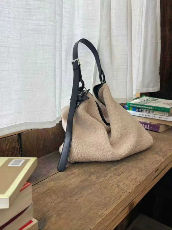 TROUVAILLE東大門㊣直郵女裝新款25秋冬人氣時尚單肩斜跨包TROUVAILLE單肩/斜跨包