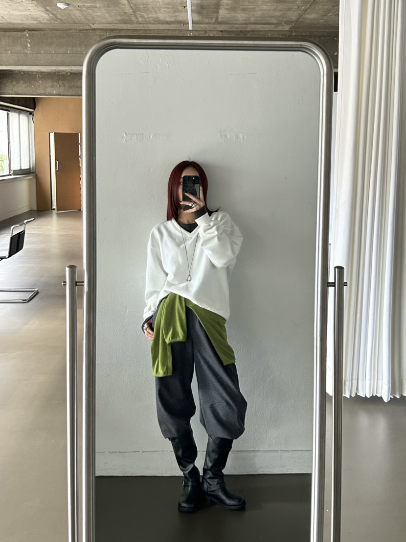 OVER NEAR東大門㊣直郵女士新款職業推薦真品25秋冬人氣衛衣OVER NEAR衛衣