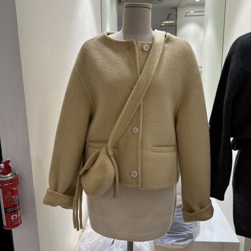 HANSUNGHYUN東大門㊣代購女士新款推薦短款大衣羊毛含包套裝HANSUNGHYUN短款大衣