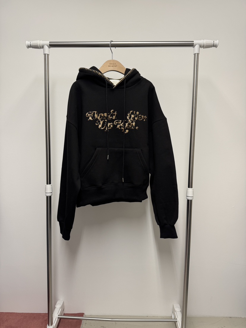 DAILY MOMENT東大門㊣代購女裝新品推薦熱賣休閑衛衣豹紋兜帽DAILY MOMENT衛衣