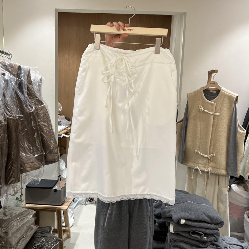 HOWFF東大門㊣代購女裝新品推薦25秋冬職業半身裙中短裙蕾絲HOWFF半身裙/中短裙圖色2