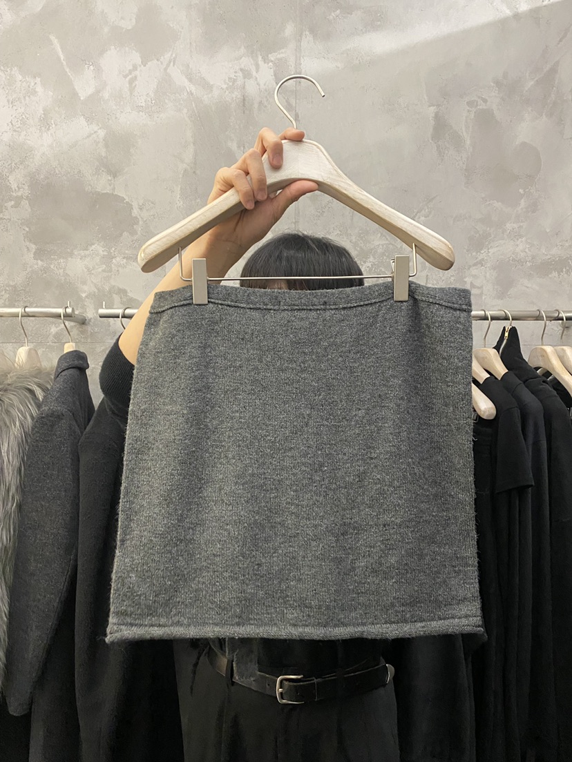 THE VETIVER-A東大門㊣實拍女士新款熱賣真品短裙披肩紐扣VETIVER短裙