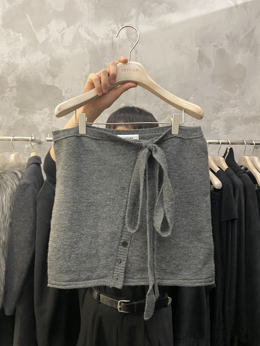 THE VETIVER-A東大門㊣實拍女士新款熱賣真品短裙披肩紐扣VETIVER短裙