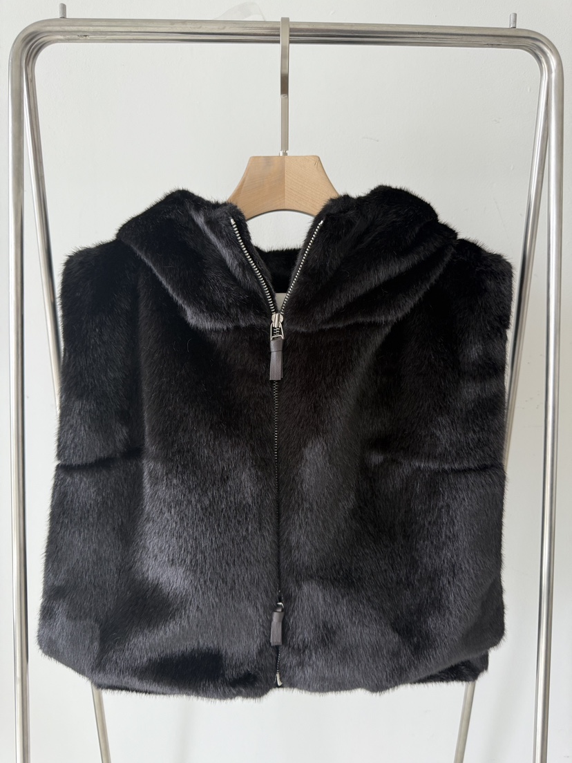 MUSHROOM-A東大門㊣實拍女裝新款熱賣人氣25秋冬馬甲兜帽貂皮MUSHROOM馬甲