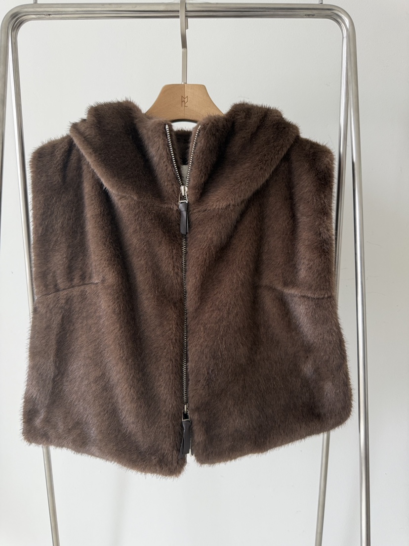 MUSHROOM-A東大門㊣實拍女裝新款熱賣人氣25秋冬馬甲兜帽貂皮MUSHROOM馬甲圖色2