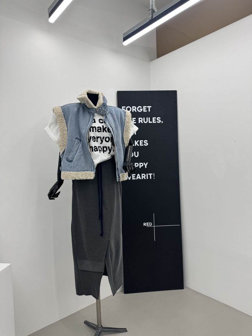 RED-A東大門㊣直郵女裝新款推薦時尚25秋冬休閑熱賣職業馬甲RED-A馬甲