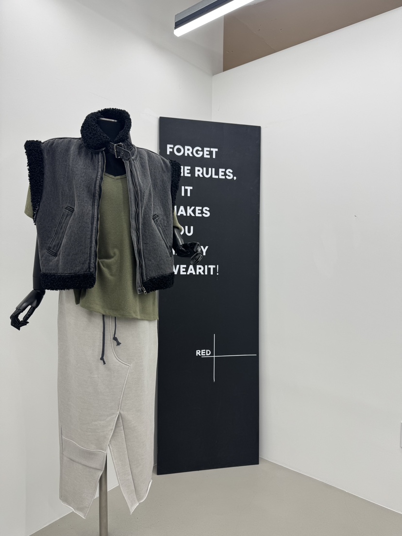 RED-A東大門㊣直郵女裝新款推薦時尚25秋冬休閑熱賣職業馬甲RED-A馬甲