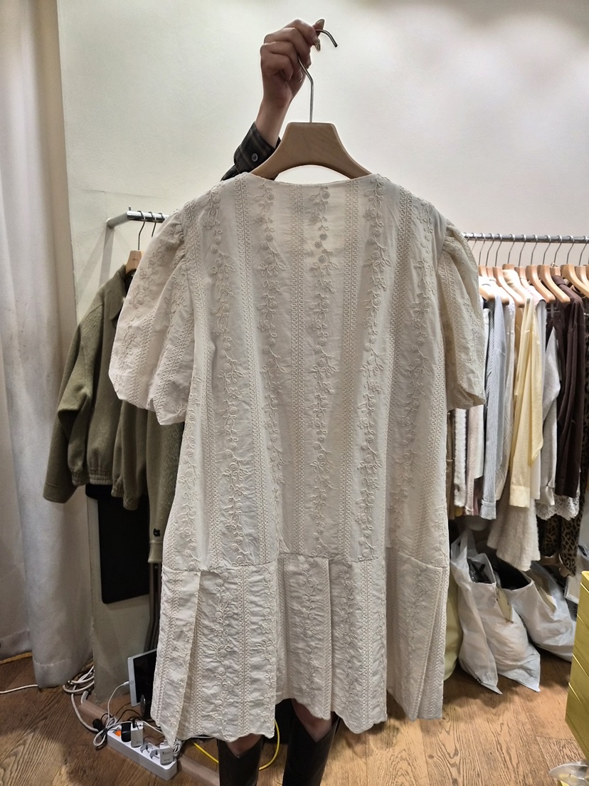 AUVERFIT韓國代購㊣女士新品推薦人氣25秋冬職業連衣裙刺繡AUVERFIT連衣裙