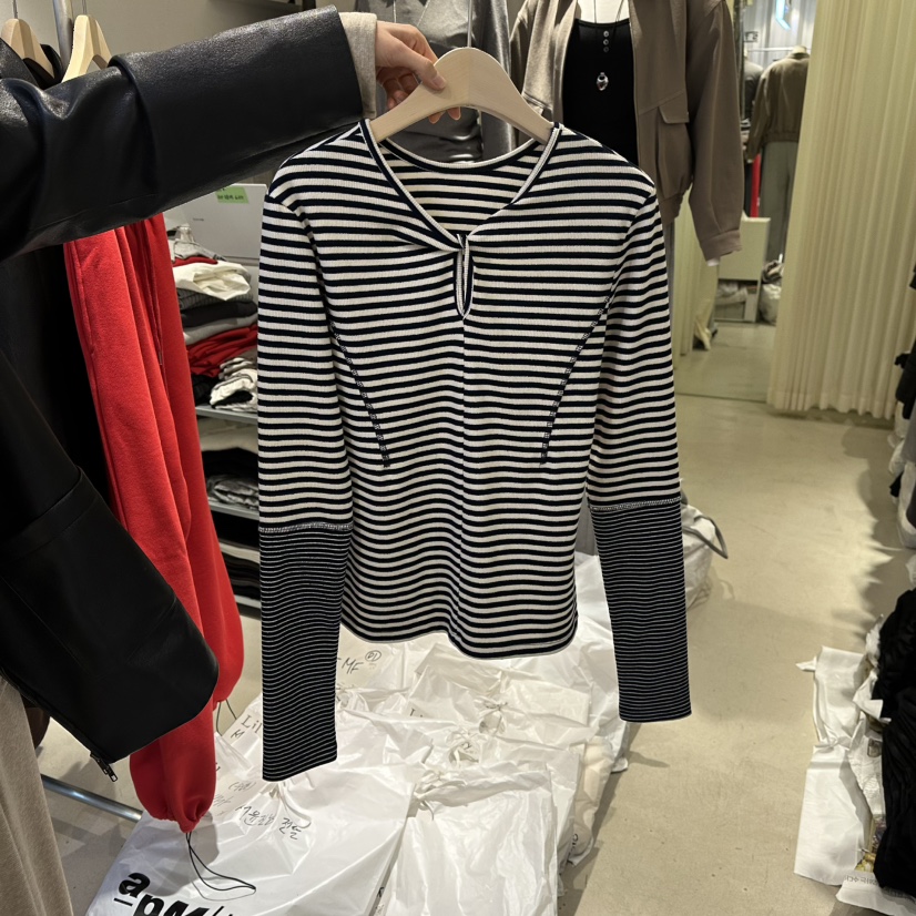 LIL東大門㊣實拍女士新品時尚真品職業25秋冬熱賣推薦長袖T恤LIL長袖T恤圖色2