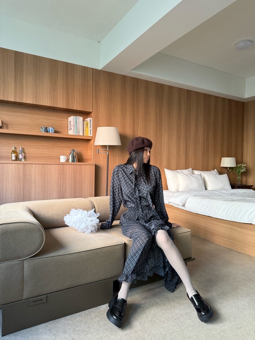 TRIPLE SEVEN東大門㊣直郵女裝新款25秋冬襯衫蕾絲衫不含配飾TRIPLE SEVEN襯衫/蕾絲衫