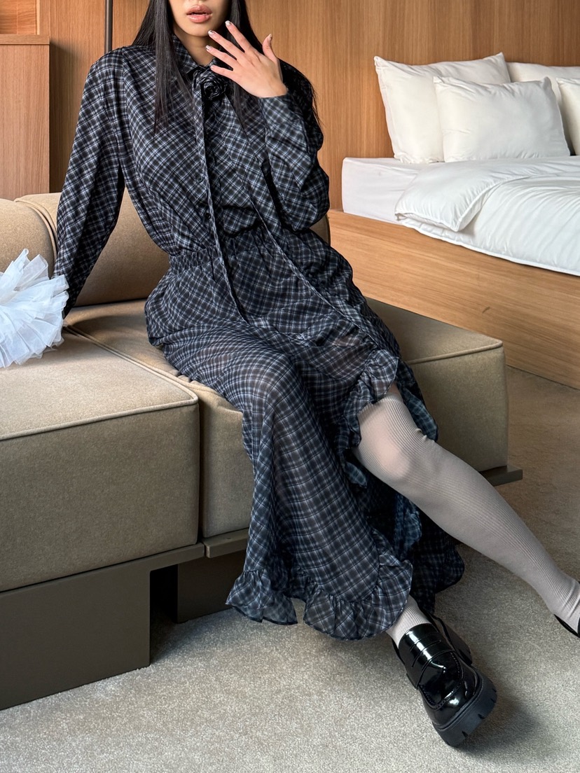 TRIPLE SEVEN東大門㊣直郵女裝新款25秋冬襯衫蕾絲衫不含配飾TRIPLE SEVEN襯衫/蕾絲衫