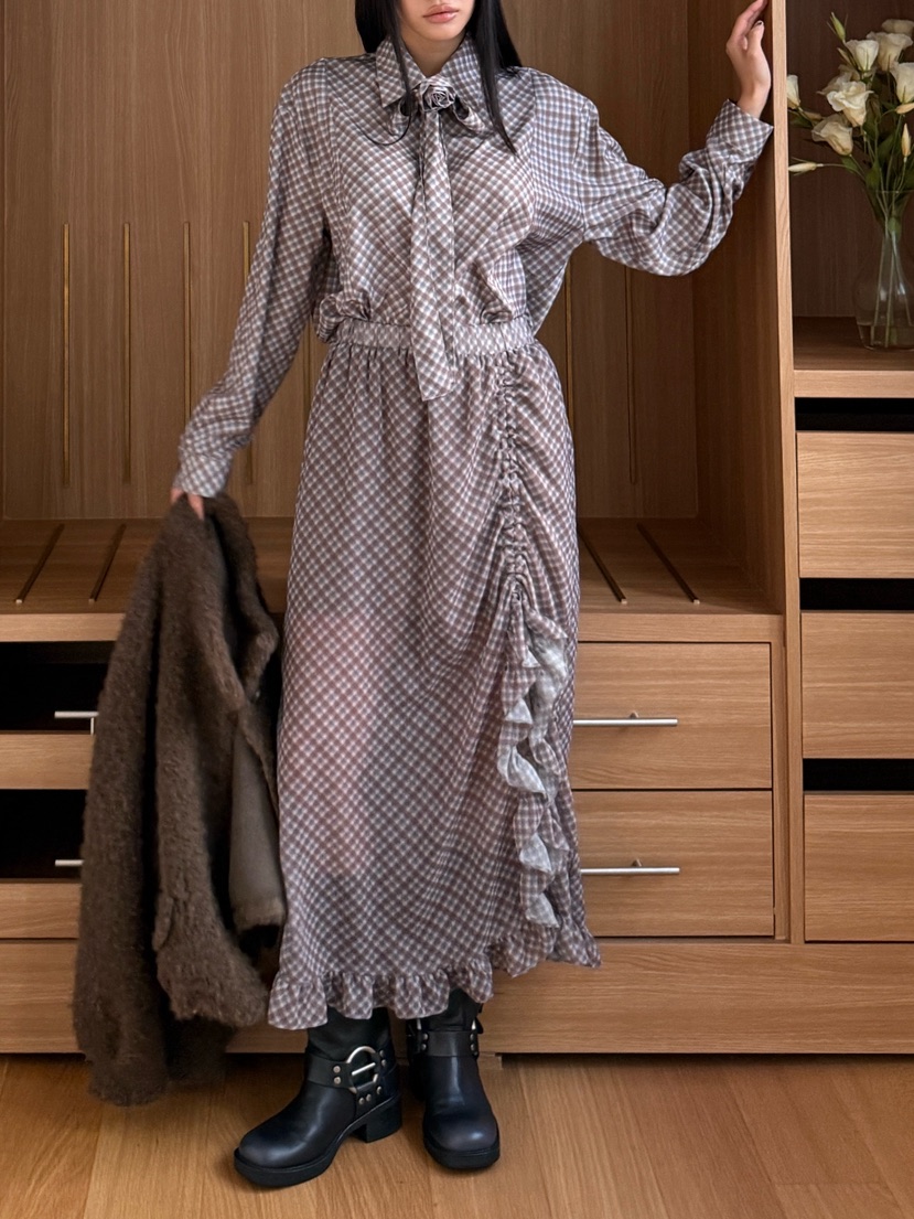 TRIPLE SEVEN東大門㊣直郵女裝新款25秋冬襯衫蕾絲衫不含配飾TRIPLE SEVEN襯衫/蕾絲衫