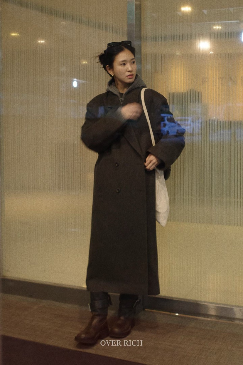 OVER RICH東大門㊣代購女士新品人氣推薦真品熱賣中長款大衣OVER RICH中長款大衣