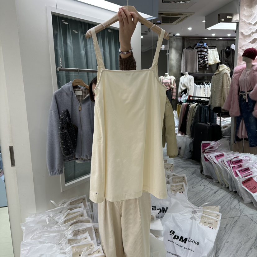 OURMOMENT東大門㊣代購女裝新品人氣時尚25秋冬熱賣推薦連衣裙OURMOMENT連衣裙