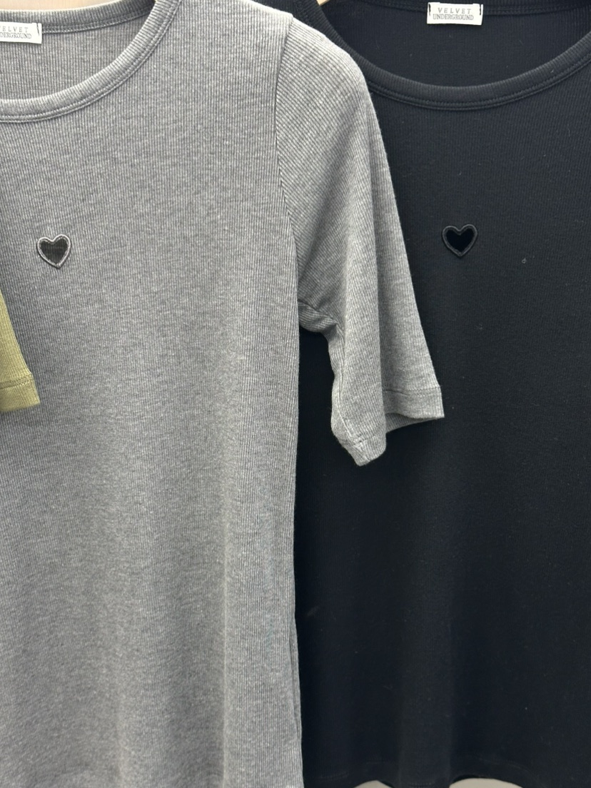 VELVET UNDERGROUND韓國代購㊣女士新款熱賣時尚25秋冬T恤VELVET UNDERGROUNDT恤