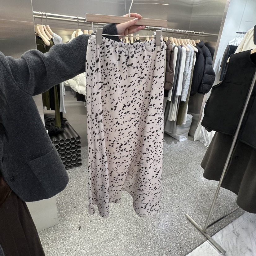 VELVET UNDERGROUND韓國代購㊣女士新品推薦25秋冬半身裙中短裙VELVET UNDERGROUND半身裙/中短裙