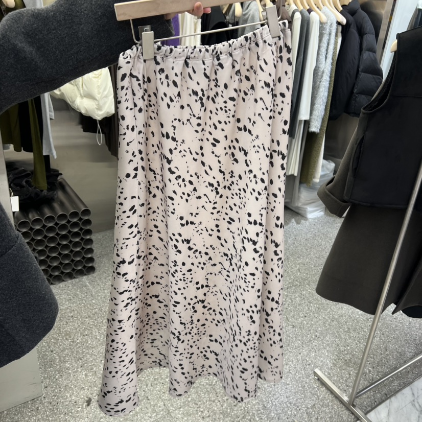 VELVET UNDERGROUND韓國代購㊣女士新品推薦25秋冬半身裙中短裙VELVET UNDERGROUND半身裙/中短裙