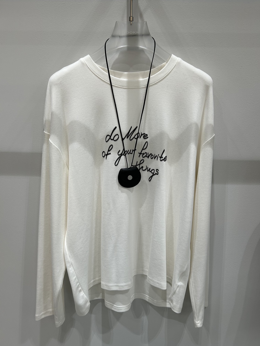 LOOKK東大門㊣代購女裝新款熱賣推薦25秋冬休閑長袖T恤含飾品LOOKK長袖T恤