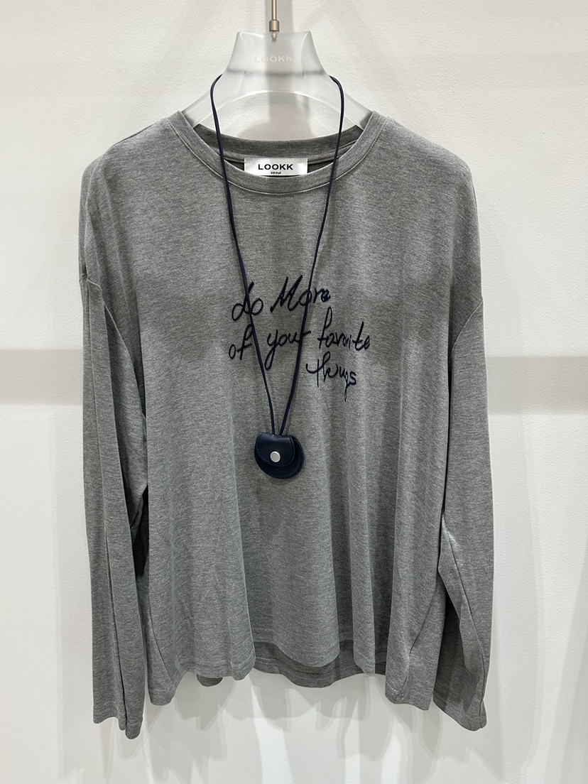 LOOKK東大門㊣代購女裝新款熱賣推薦25秋冬休閑長袖T恤含飾品LOOKK長袖T恤圖色2