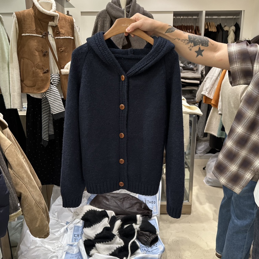 MELO韓國直郵㊣女裝新款人氣時尚休閑針織衫連帽針織衫紐扣MELO針織衫圖色4