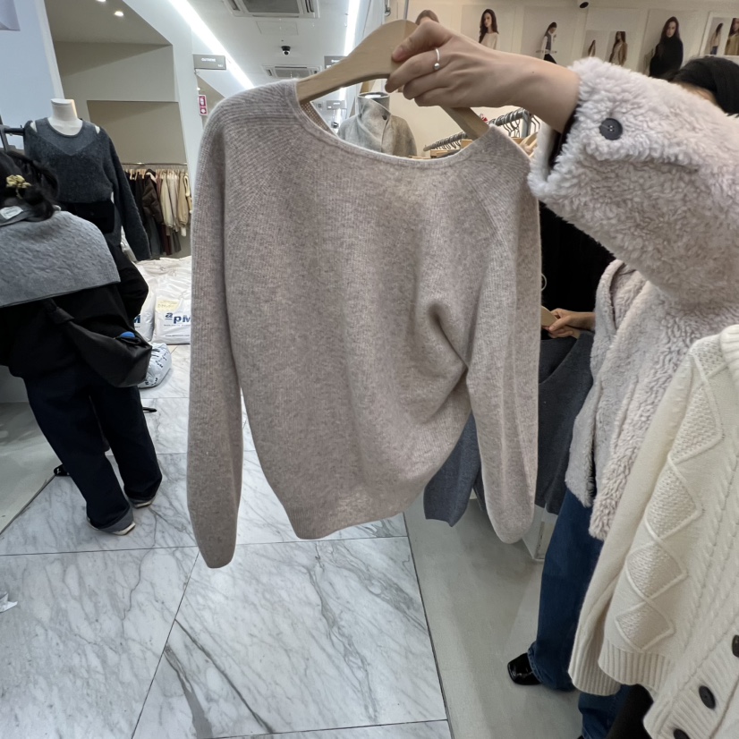 AFTERGLOW韓國直郵㊣女士新款人氣熱賣真品推薦針織衫V領破洞AFTERGLOW針織衫