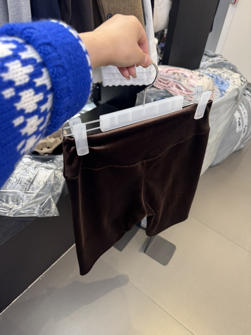 OLI SEOUL東大門㊣代購女士新品推薦職業短褲天鵝絨緊身褲OLI SEOUL短褲