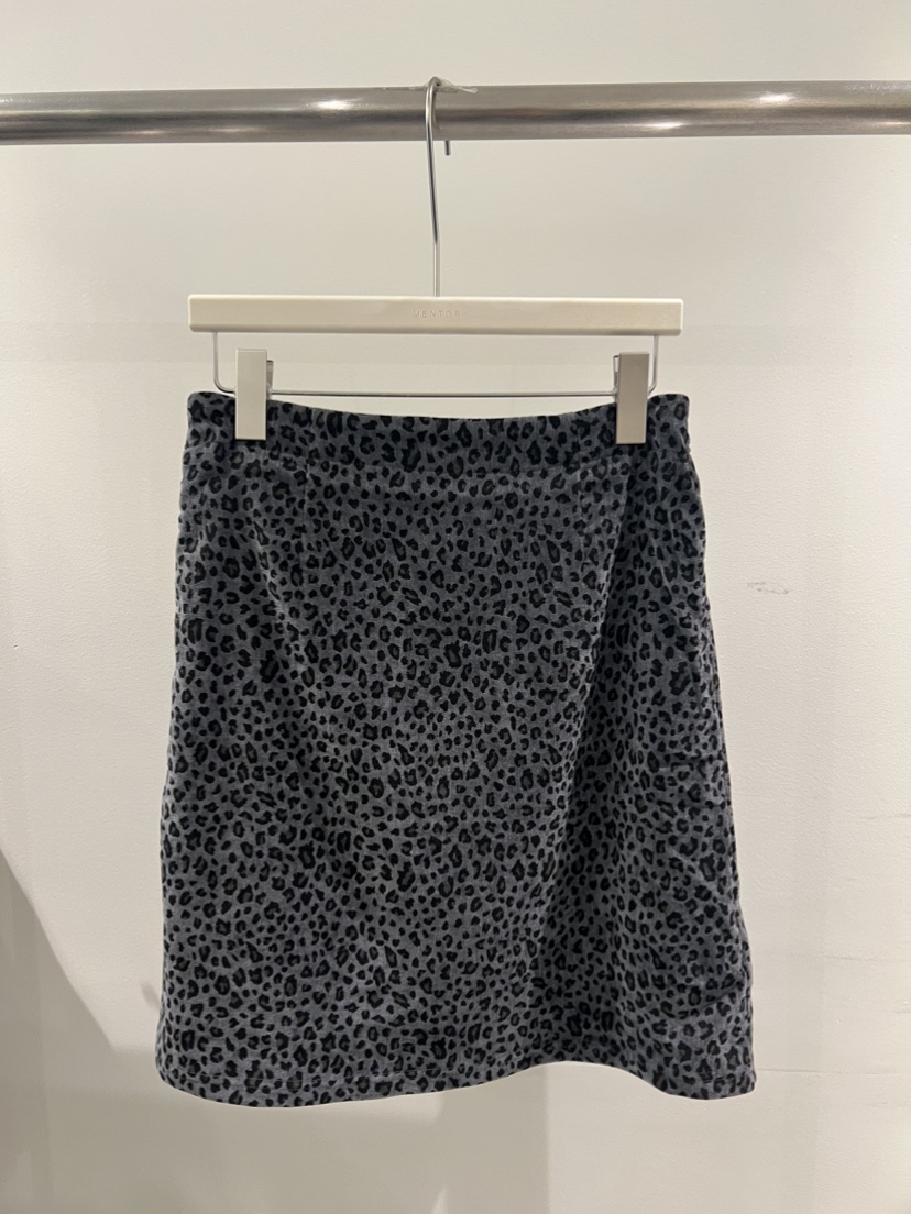 MENTOR東大門㊣代購女士新品熱賣人氣真品職業時尚推薦短裙MENTOR短裙圖色2