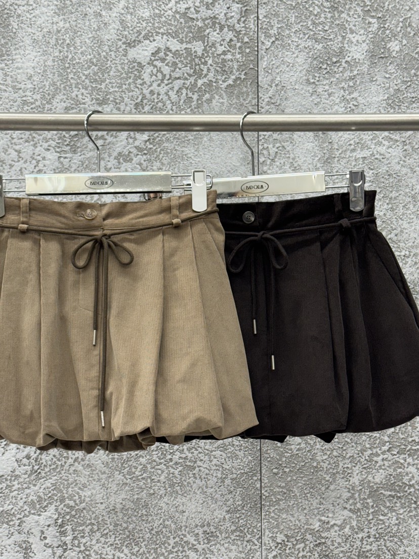 BADCALM韓國直郵㊣女裝新品時尚人氣推薦真品熱賣裙褲燈芯絨BADCALM裙褲