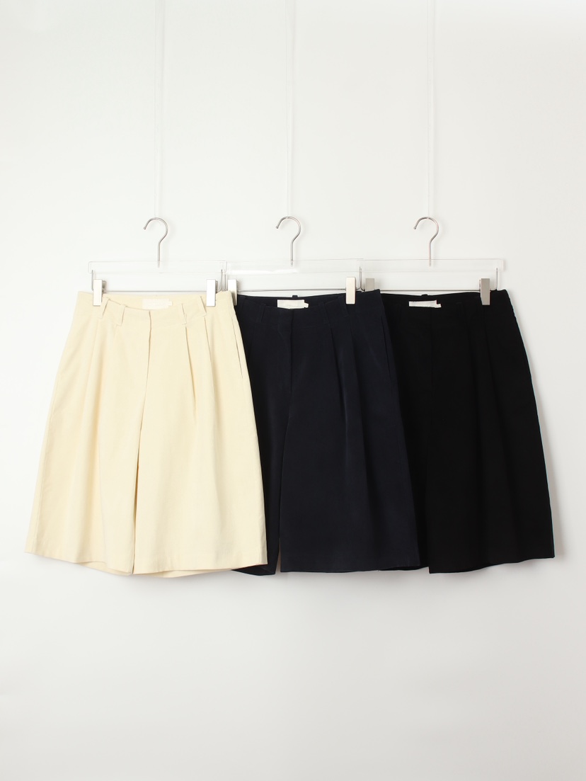 CCW東大門㊣實拍女裝新款25秋冬熱賣推薦時尚休閑人氣真品短褲CCW--NYUNYU短褲