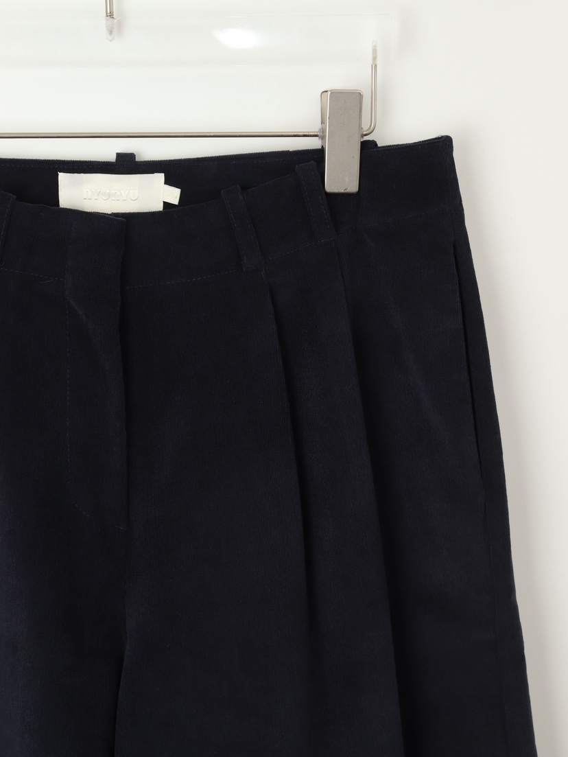 CCW東大門㊣實拍女裝新款25秋冬熱賣推薦時尚休閑人氣真品短褲CCW--NYUNYU短褲