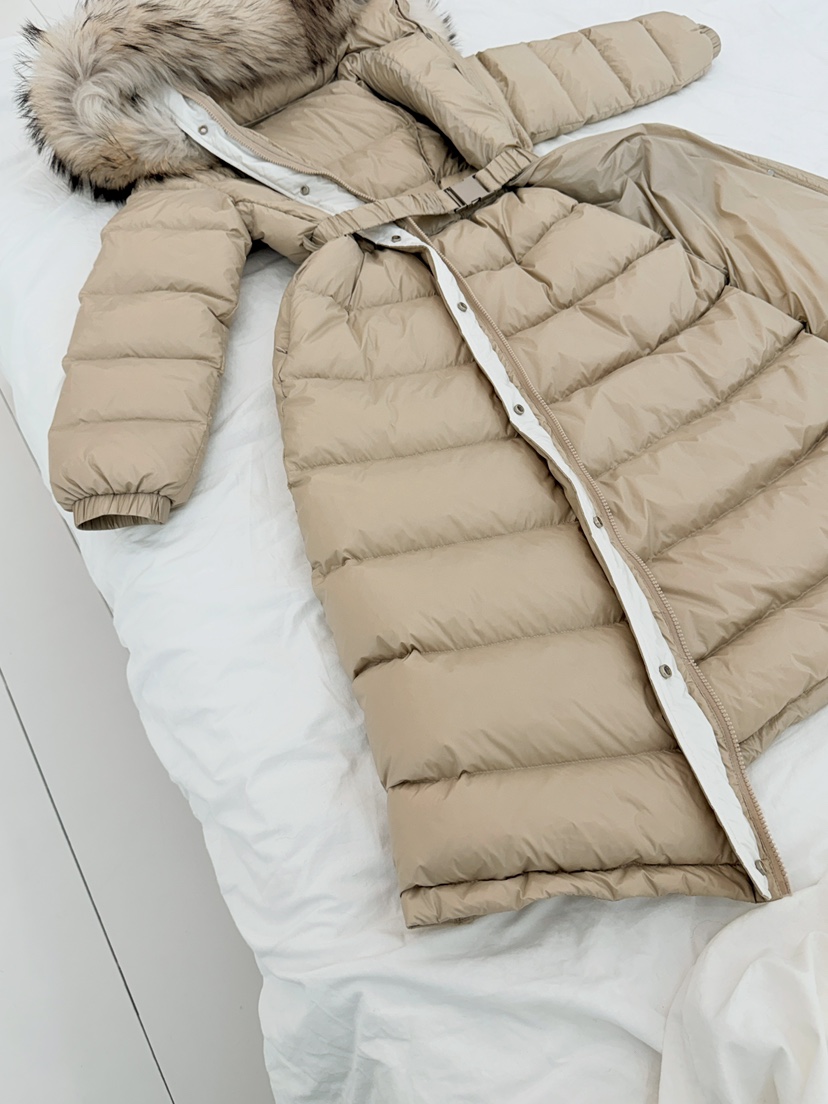 DAZE東大門㊣實拍女裝新品熱賣休閑長款羽絨服含腰帶拼色浣熊LAVIEU長款羽絨服