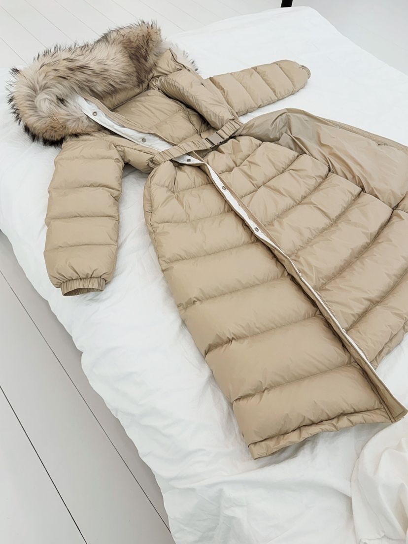 DAZE東大門㊣實拍女裝新品熱賣休閑長款羽絨服含腰帶拼色浣熊LAVIEU長款羽絨服