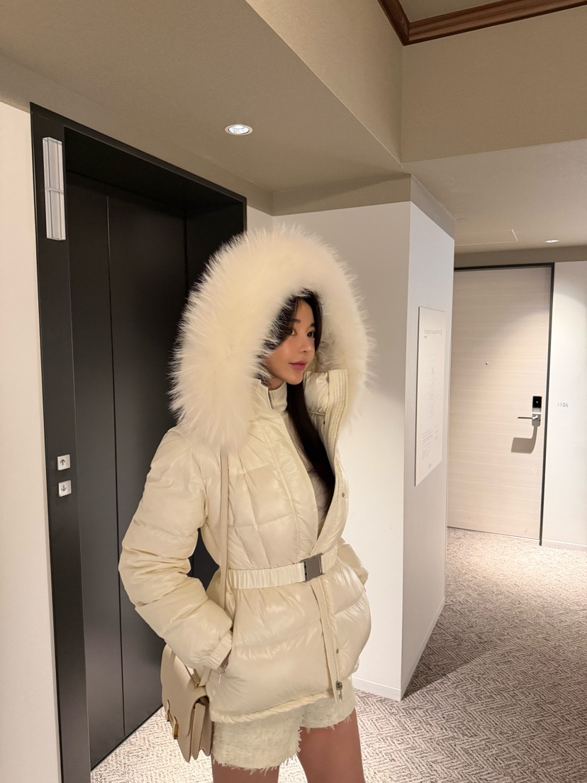 DAZE東大門㊣代購女士新品真品熱賣短款羽絨服含腰帶拼色浣熊LAVIEU短款羽絨服