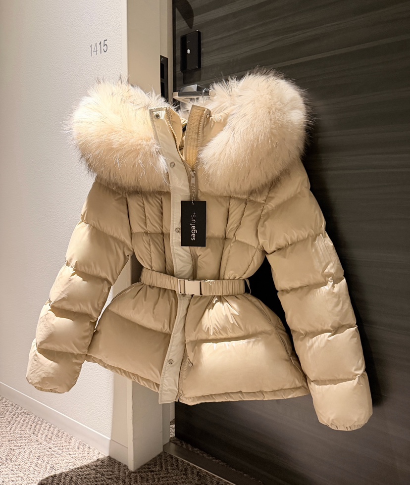 DAZE東大門㊣代購女士新品真品熱賣短款羽絨服含腰帶拼色浣熊LAVIEU短款羽絨服圖色2