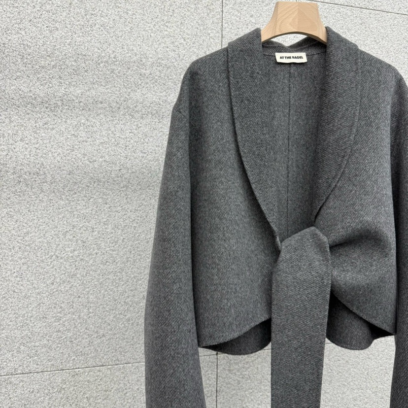 AT THE BAGEL東大門㊣實拍女士新款熱賣真品職業短款大衣AT THE BAGEL短款大衣