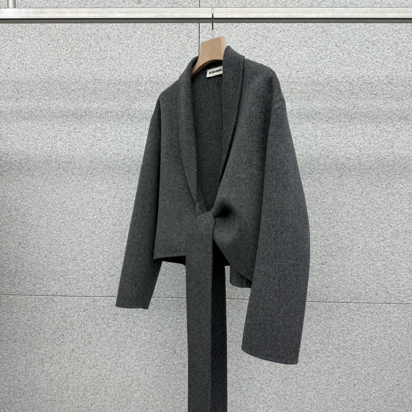 AT THE BAGEL東大門㊣實拍女士新款熱賣真品職業短款大衣AT THE BAGEL短款大衣